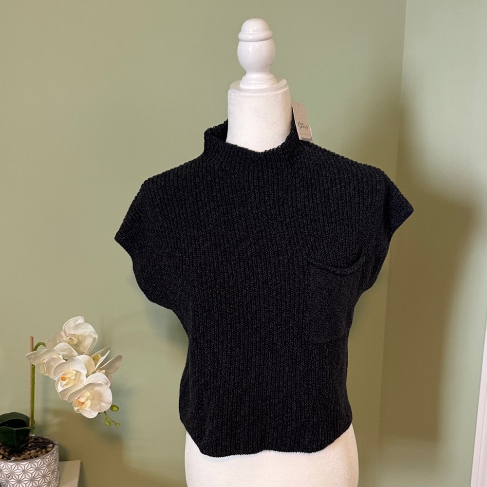 Charcoal FP Beach Cropped Sweater